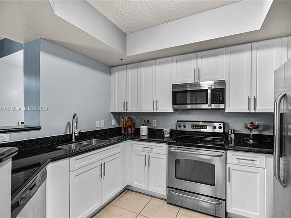 3rd image of 2421 NE 65th St APT 413