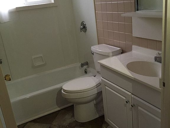 3rd image of 608 Dalton Dr
