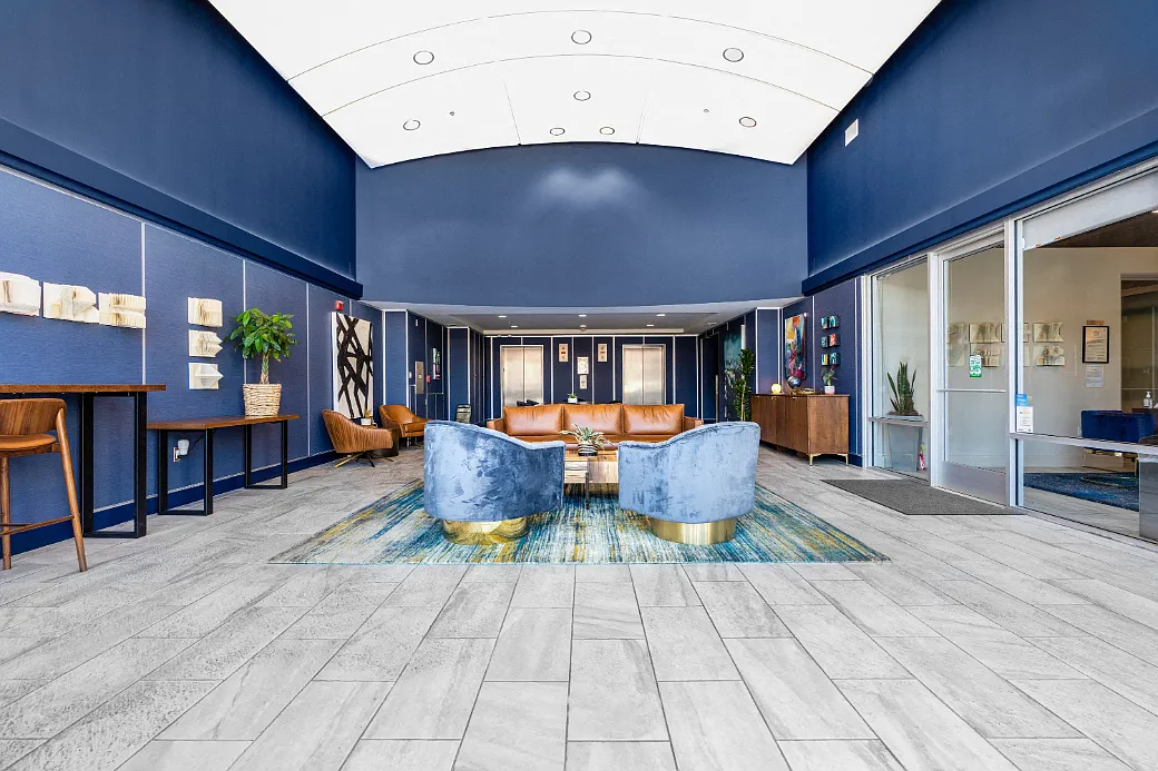 Aqua Via Apartments — Photo 4