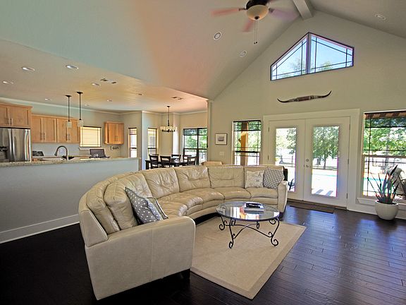 4th image of 250 Cypress Royale E