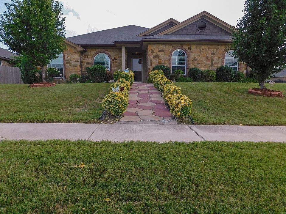 1st image of 2710 Montague County Dr