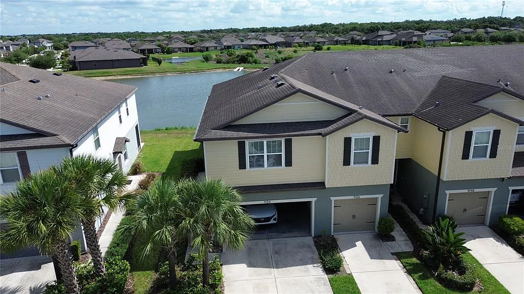 3 bed, 2.5 bath, 1880 sqft, $2,400 — Photo 1