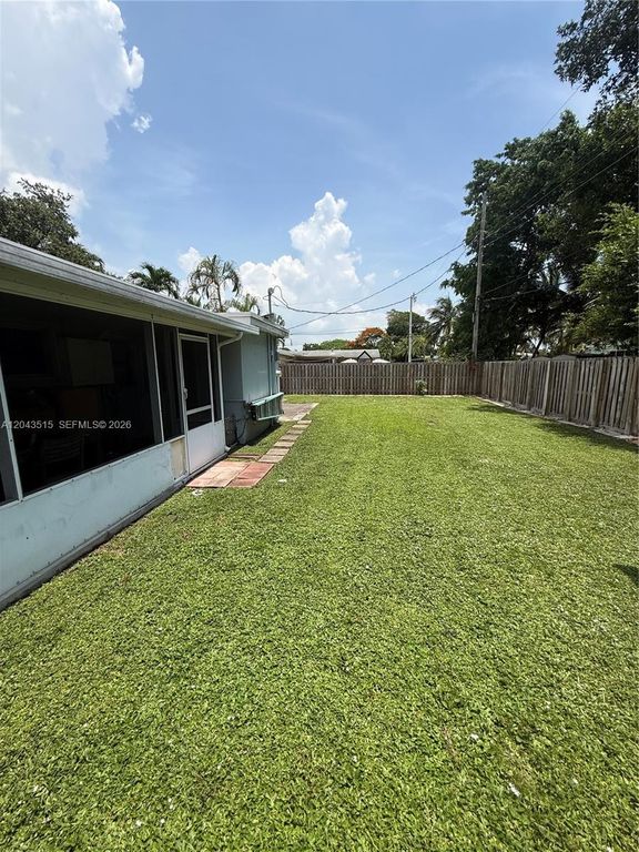 1232 SW 1st Ave, photo 9
