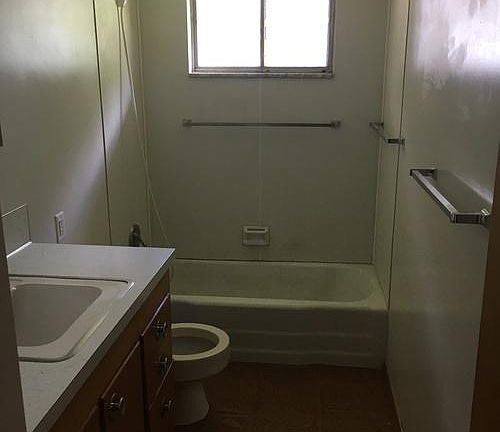 5th image of 305 15th St NE