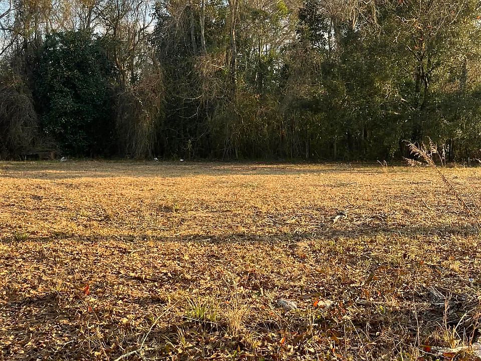 2nd image of 807 Daphne Rd