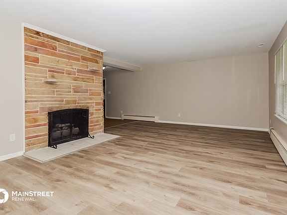 4th image of 5415 Woodside Dr