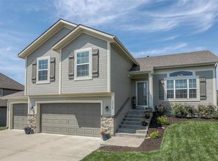 1210 Cooper Dr, Raymore, MO 64083