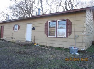 1501 N Oakland Ave, Mountain Grove, MO 65711