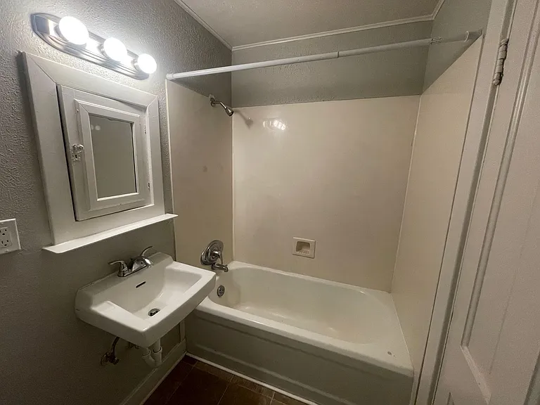 506 N Cascade Avenue — Photo 28