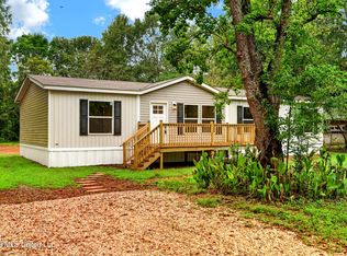 9 Reese Rd, Carriere, MS 39426