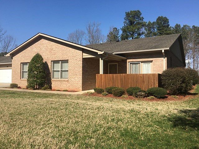1st image of 105 Beaver Creek Dr