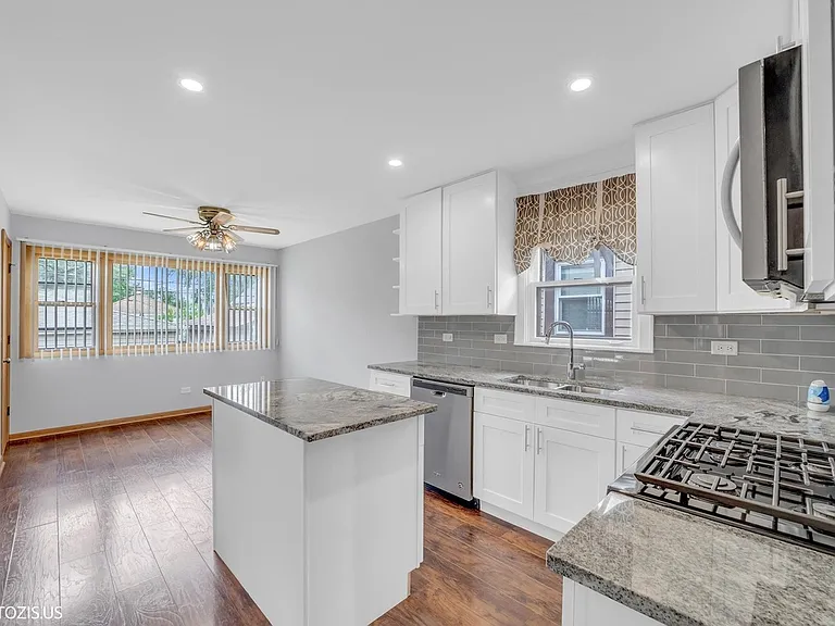 4043 N Wagner Ave — Photo 9