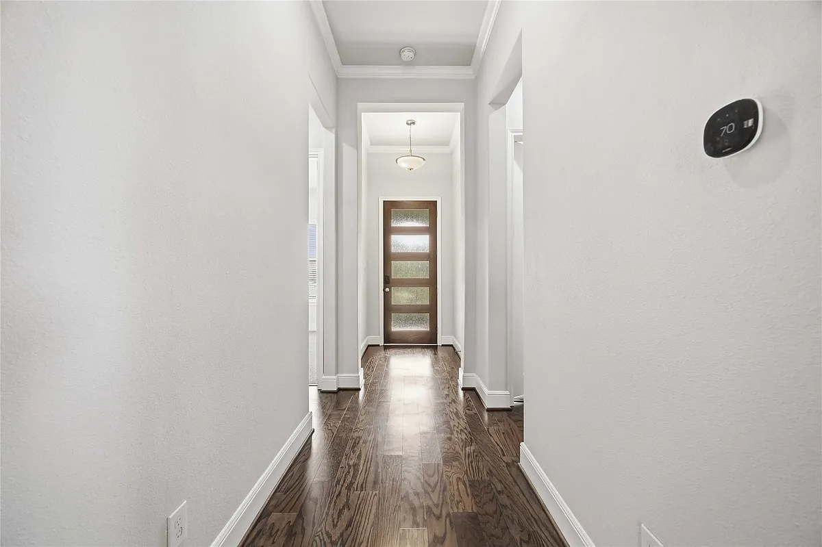 Building Photo - 11823 Creekside Shore Cir