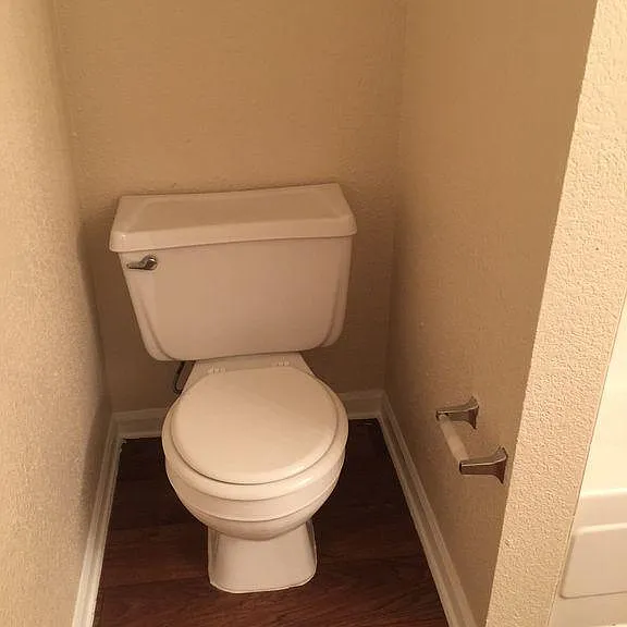 615 Valley Spring Dr — Photo 13