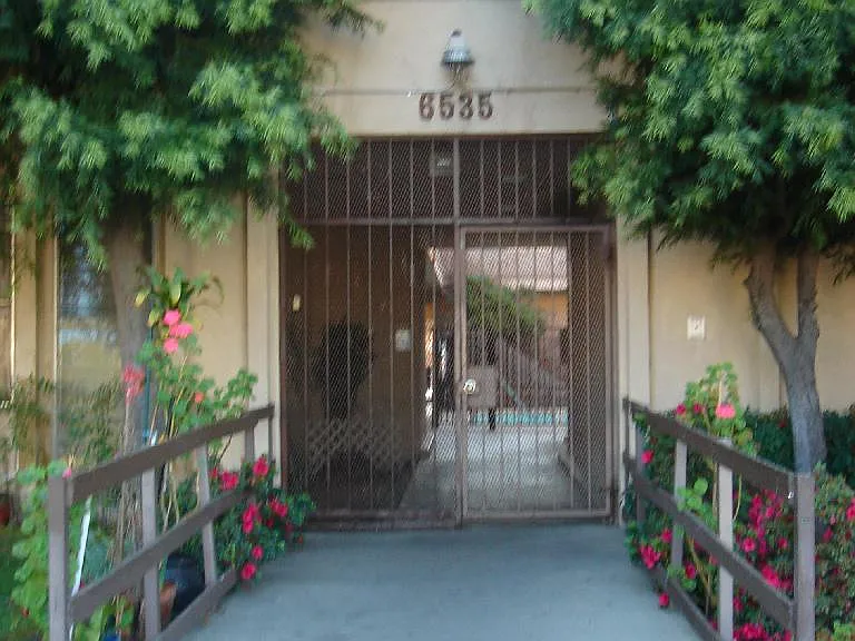 6535 Fulton Ave — Photo 3