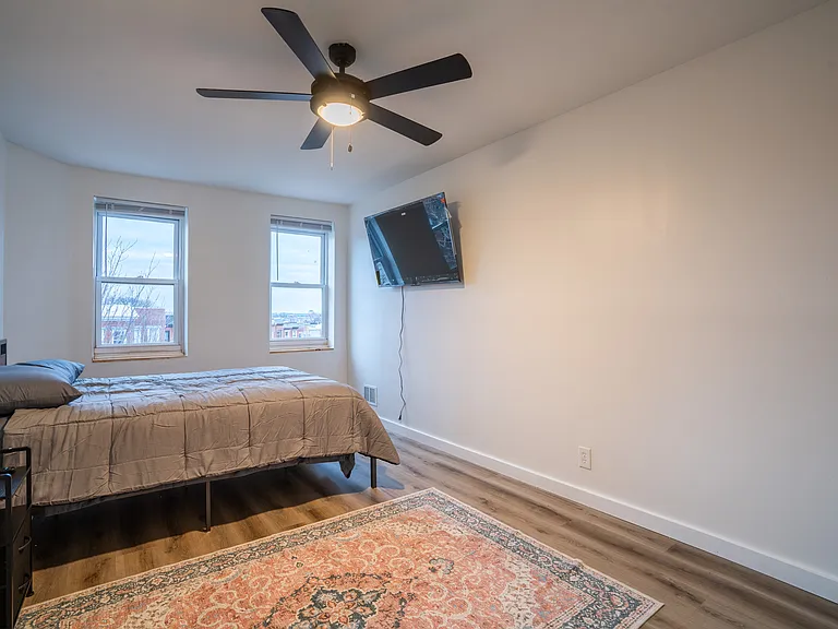 2237 Brookfield Ave — Photo 20