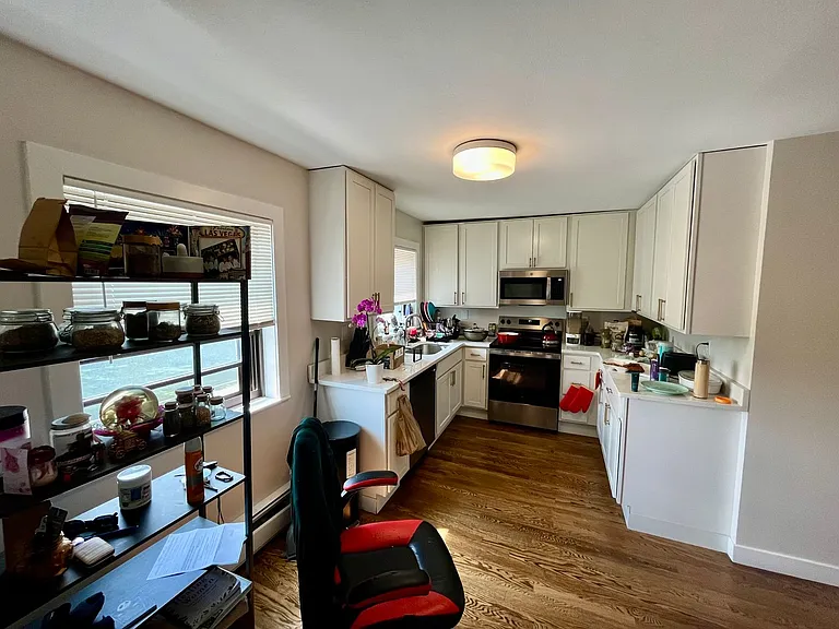 2600 E Kenwood Blvd — Photo 46