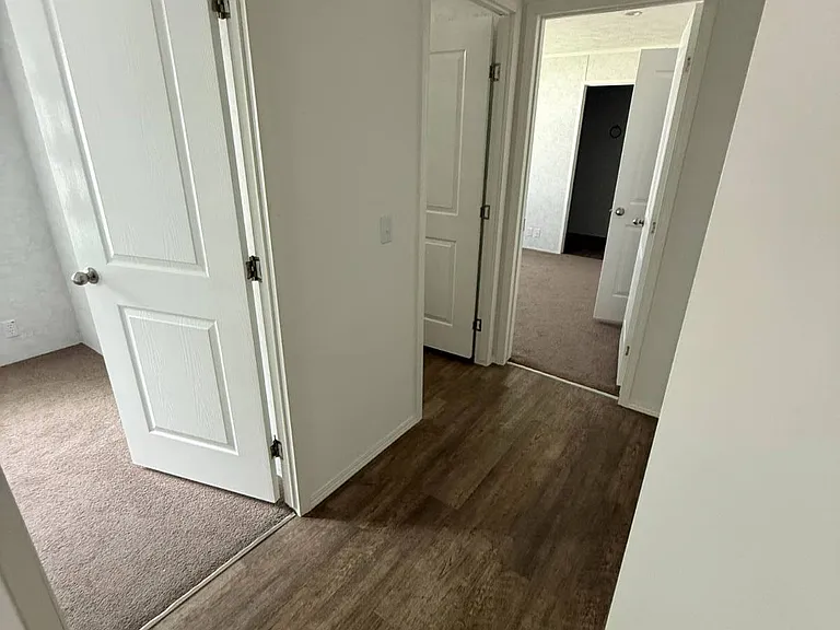 93 Curtis Ln — Photo 4