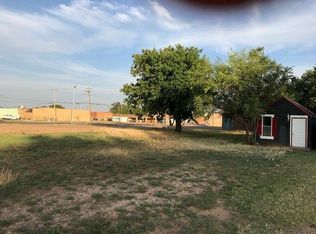235 W Crosby St, Slaton, TX 79364