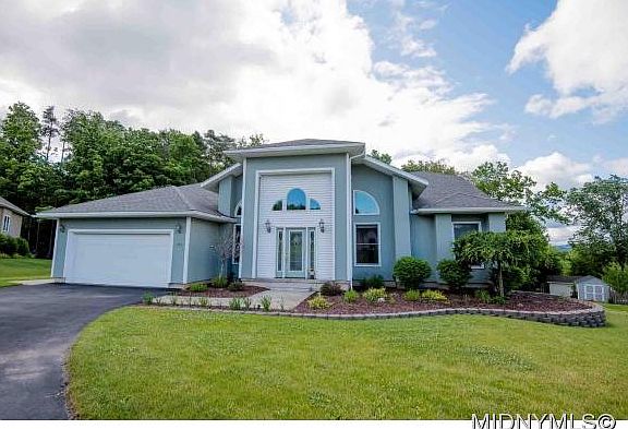 2nd image of 139 Evergreen Ln