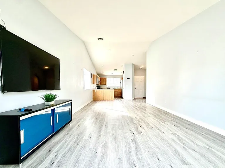 3340 Strawberry Roan Rd — Photo 3