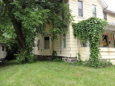 2nd image of 1012 1st St