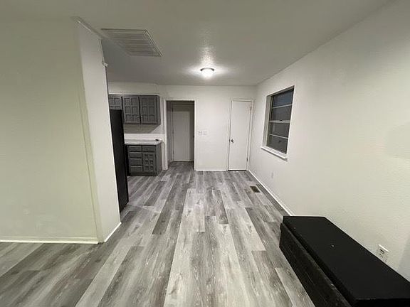 5th image of 4925 Barbados Ave