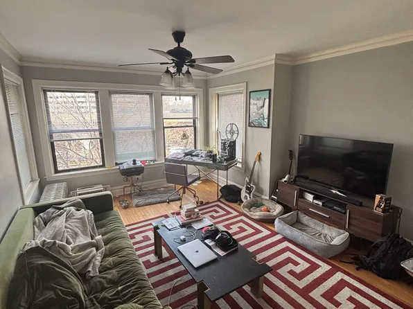 2441 W Logan Blvd Unit 2J, Chicago, IL 60647