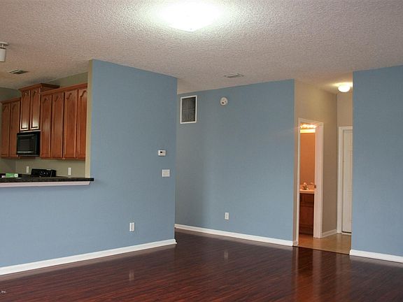 5th image of 12537 Tropic Dr E
