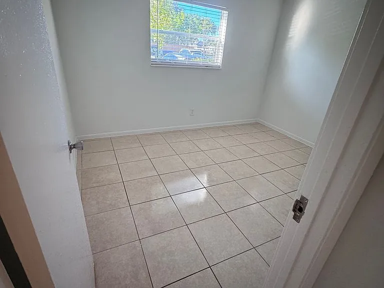 5875 SW 41st St — Photo 11