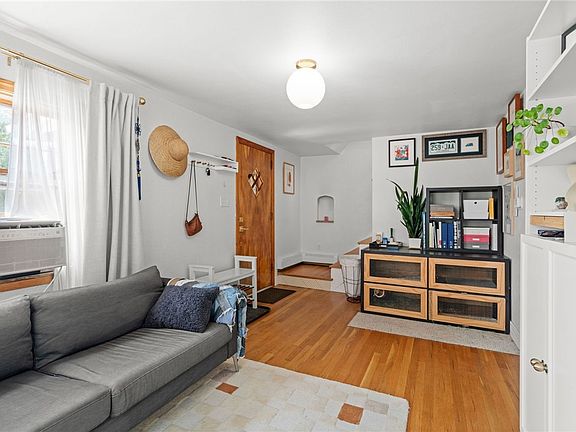 5th image of 515 Bigelow St