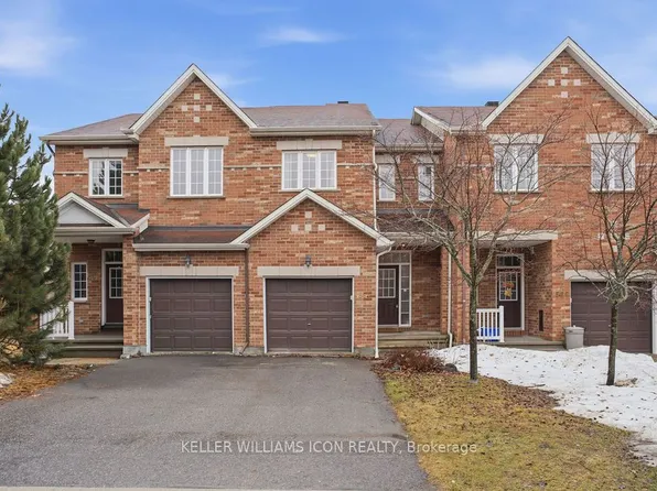 564 Remnor Ave, Ottawa, ON K2T 0A5