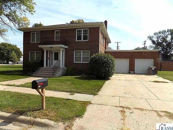 3rd image of 440 6th St