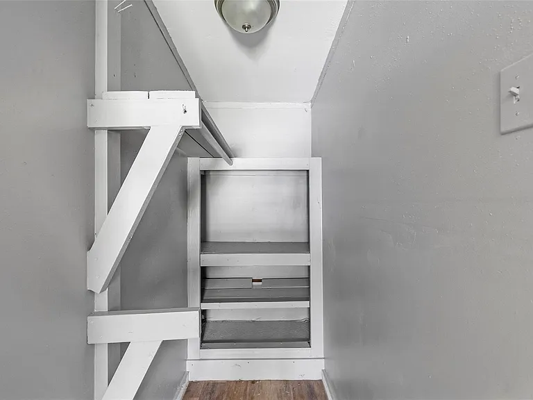 8 Jackson Rd — Photo 16