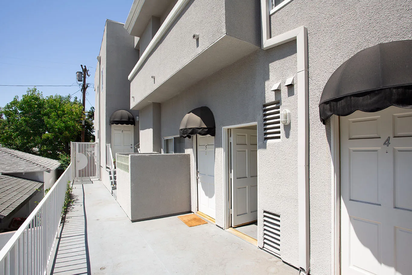 2 bed, $2,287 — Photo 2