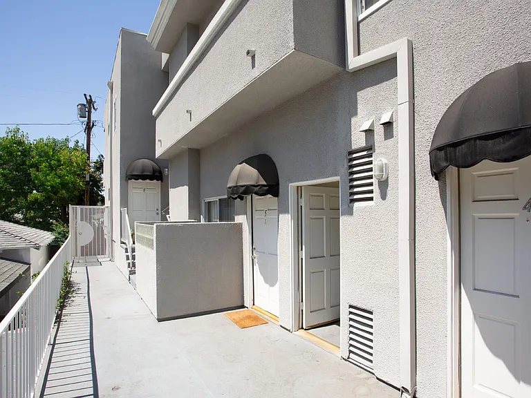 5709 Kester Ave #7 — Photo 2