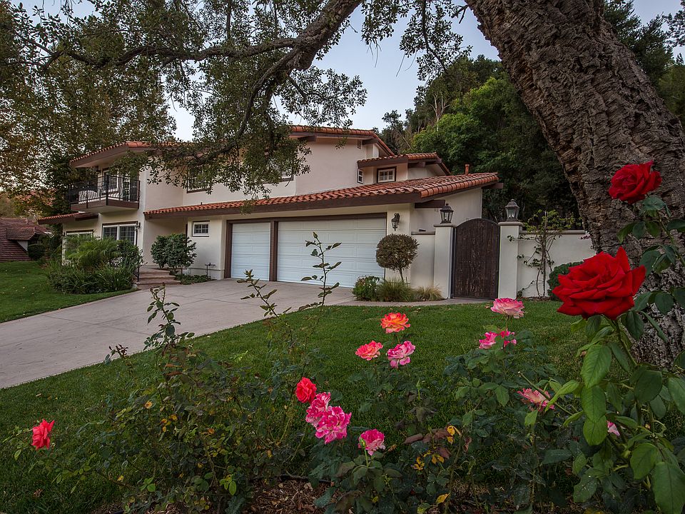 1st image of 3942 W Cresthaven Dr