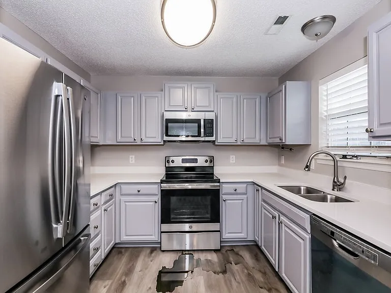 9922 Patrick Springs Ct — Photo 7