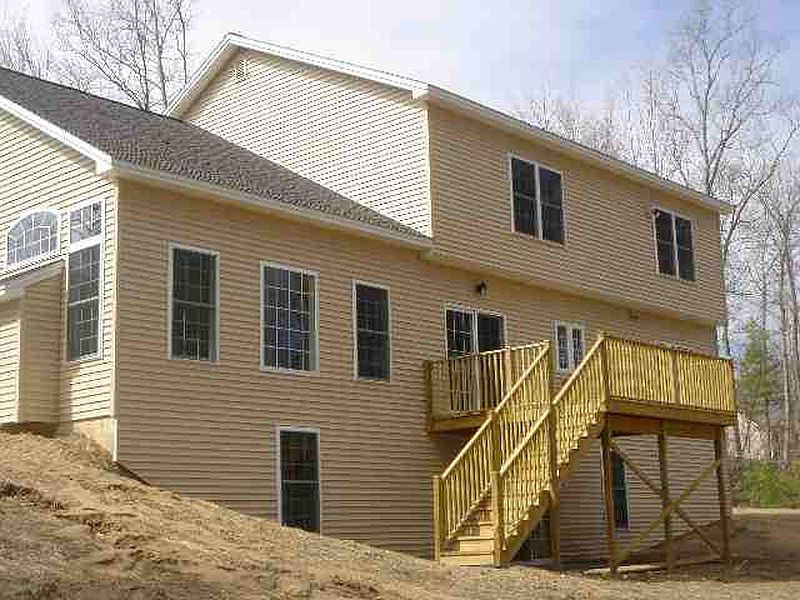 2nd image of 16 SEYMOUR Drive