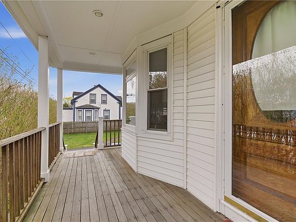 3rd image of 18 Cummings Rd