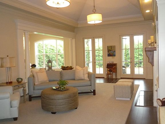 2nd image of 10 Bear Creek Dr