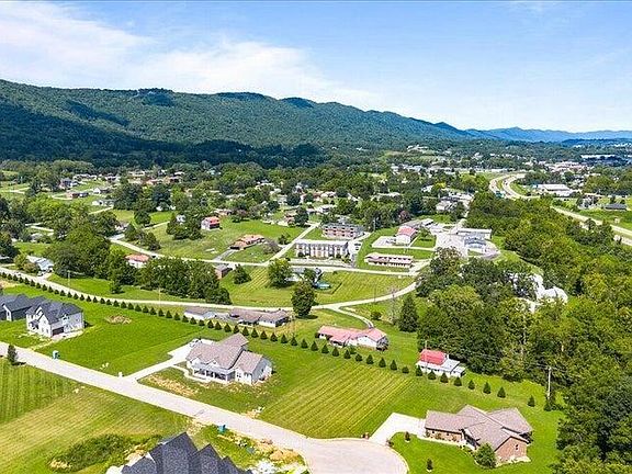 5th image of Grandview Ln