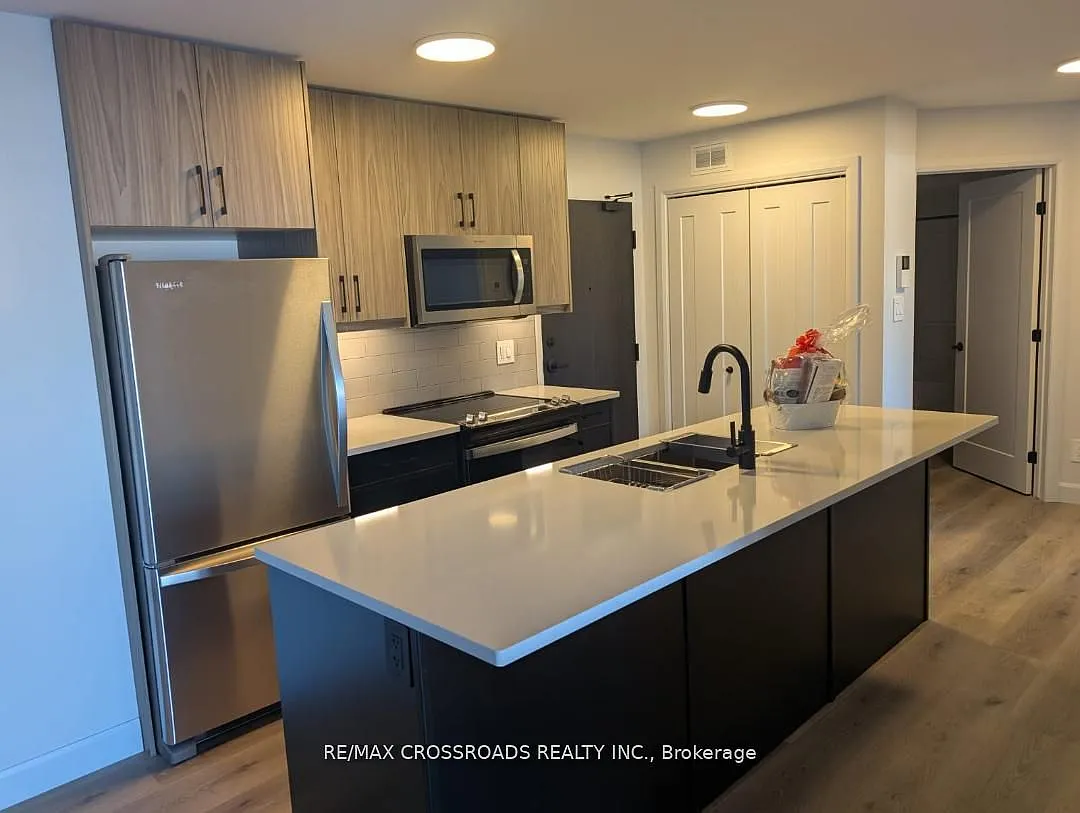 2 bed, $2,100 — Photo 3