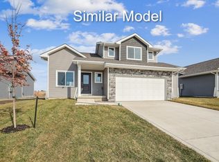 409 Fireside Northwest Dr, Bondurant, IA 50035