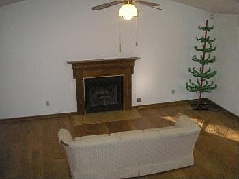 2nd image of 1340 Howard Way