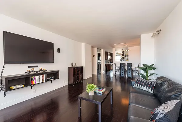 Sold by SBNY RE | media 35