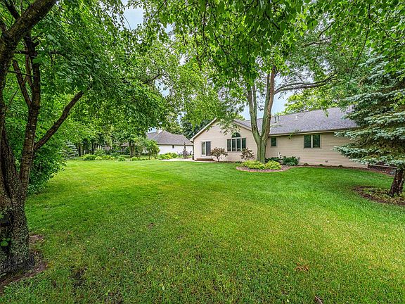 2nd image of W6674 Cedar Ridge Dr