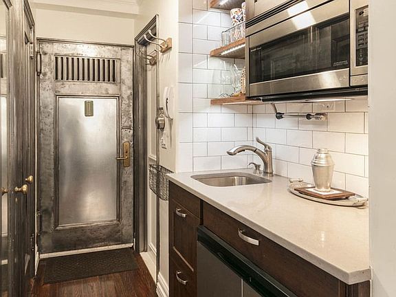 3rd image of 25 Tudor City Pl APT 2015