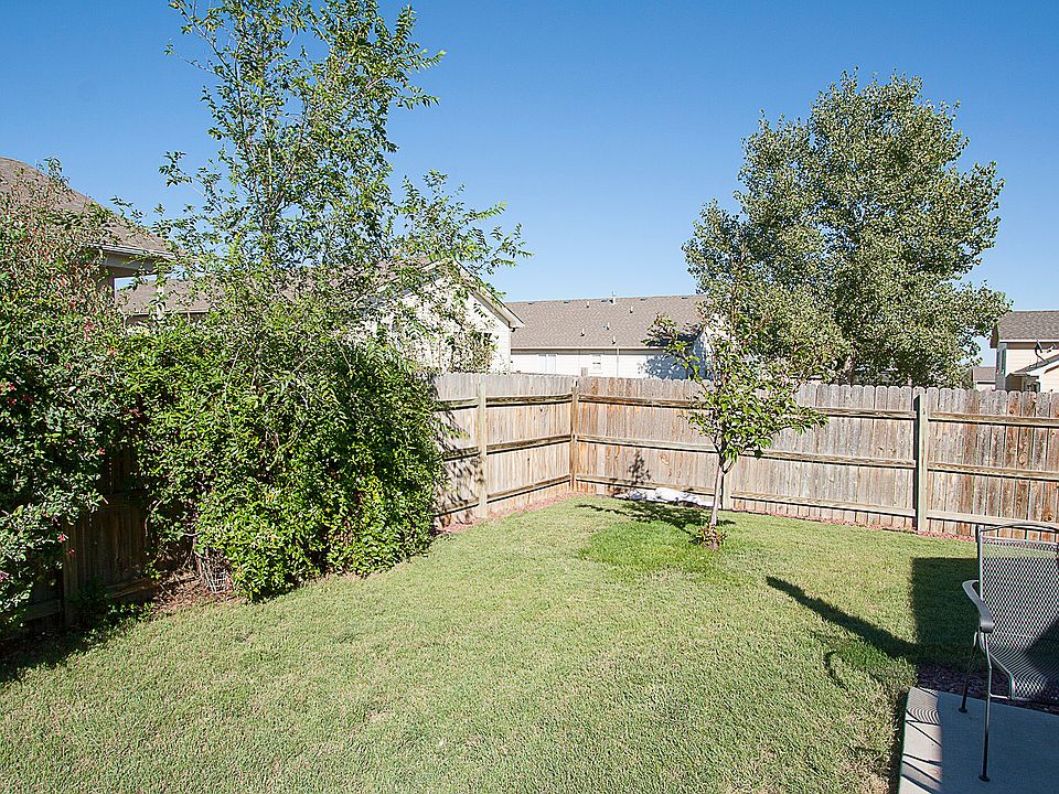 1st image of 2607 Hawk Dr