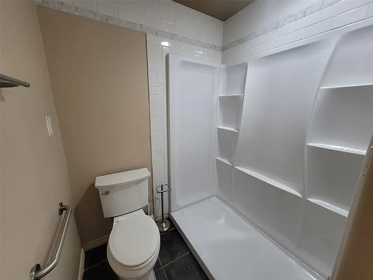 305 Shoreview Dr — Photo 5